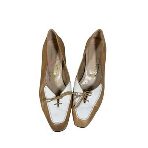 Vintage Salvatore Ferragamo Tan & White Spectator Pumps Heels‎ Size 5B